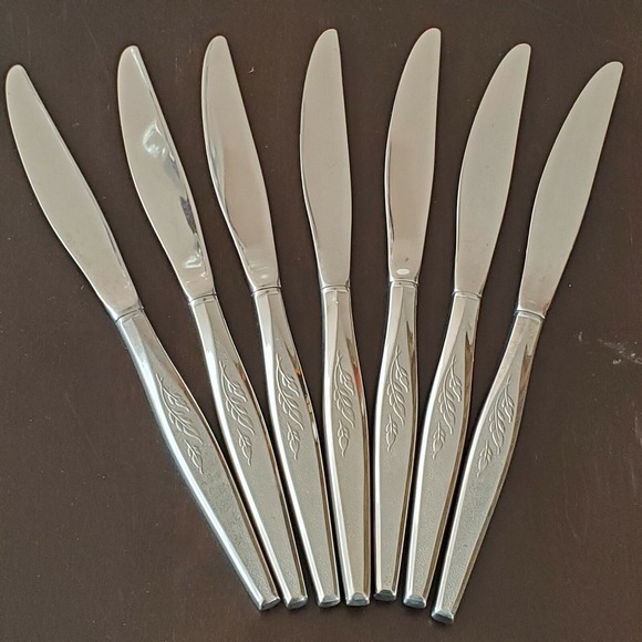 Oneida Other - 7 place‎ knives Oneida Community Woodmere Textured Wheat Leaf